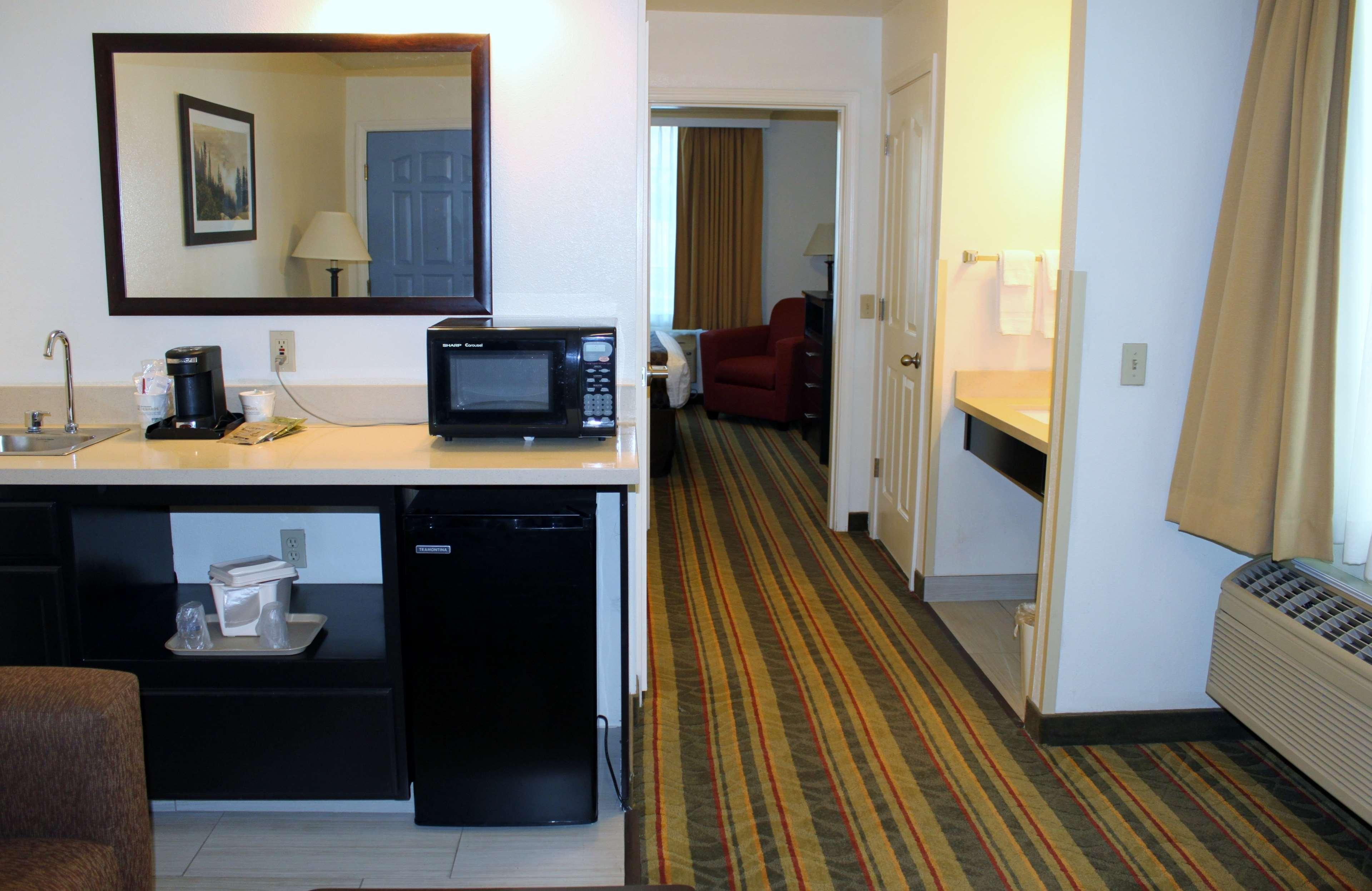 Best Western Visalia Hotel Bagian luar foto