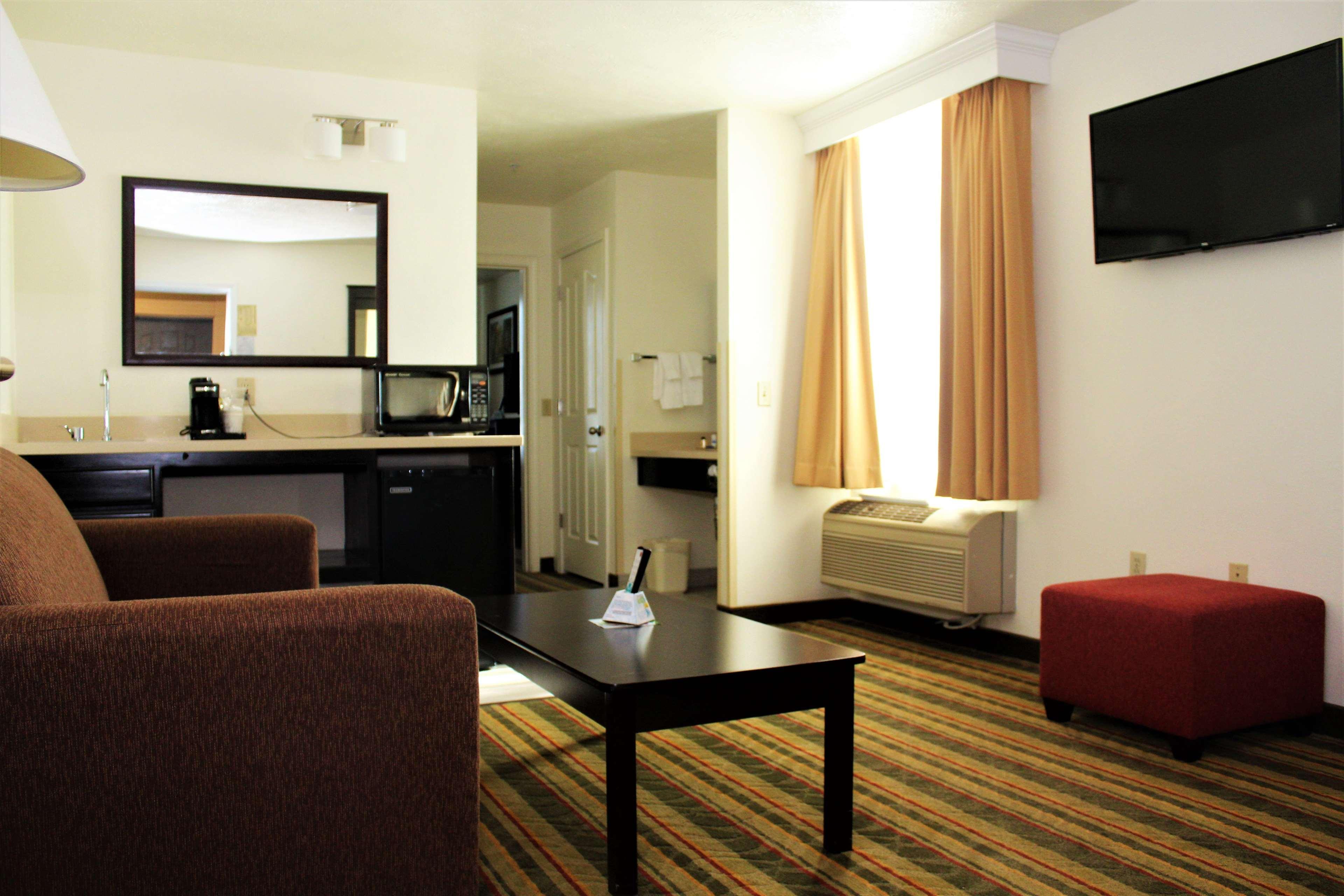 Best Western Visalia Hotel Bagian luar foto