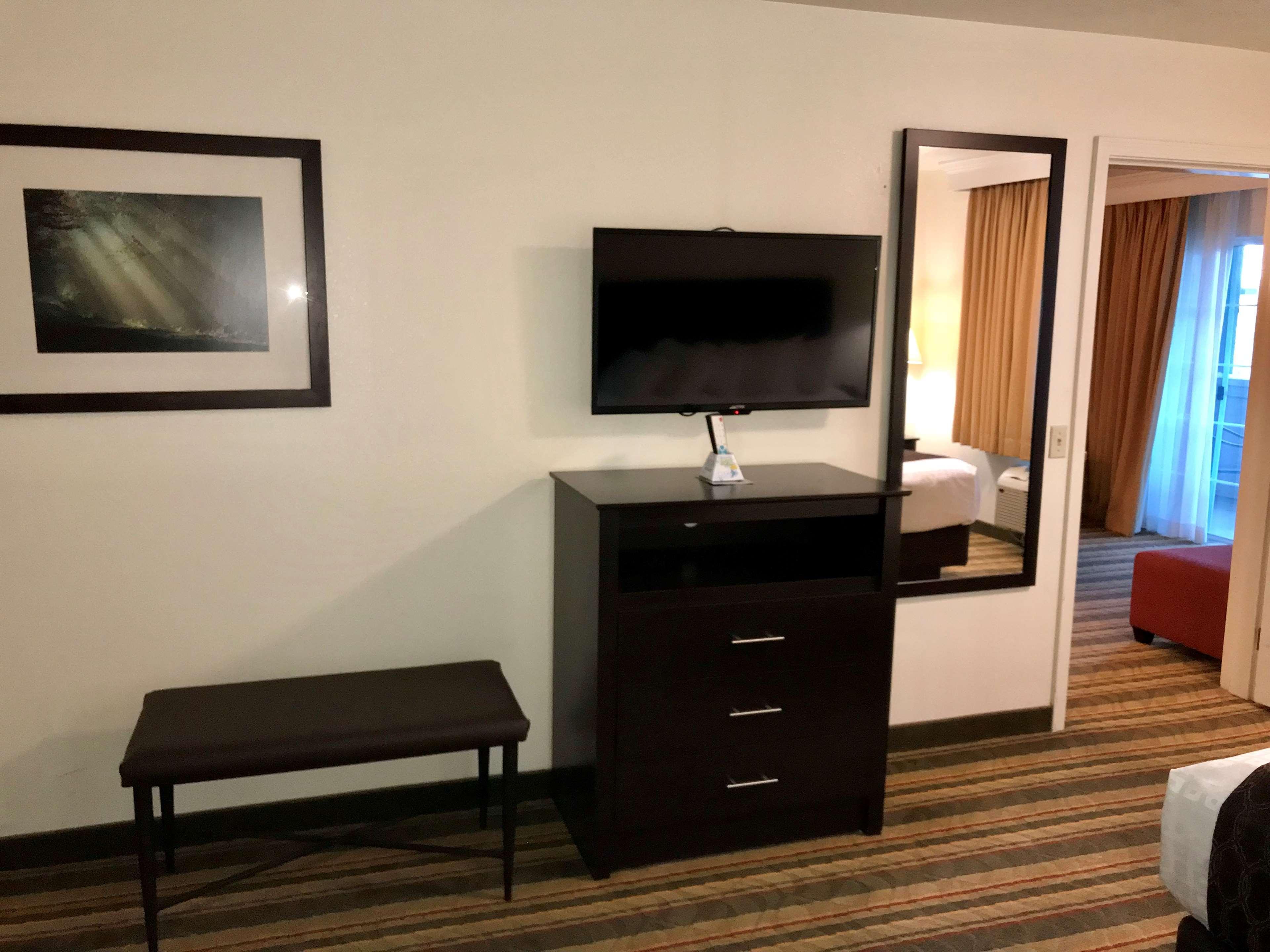 Best Western Visalia Hotel Bagian luar foto