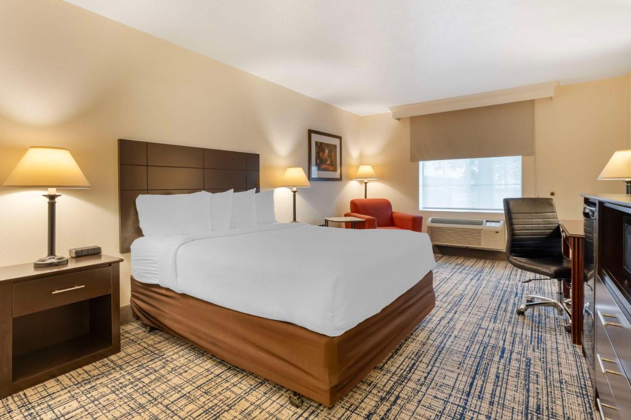 Best Western Visalia Hotel Bagian luar foto