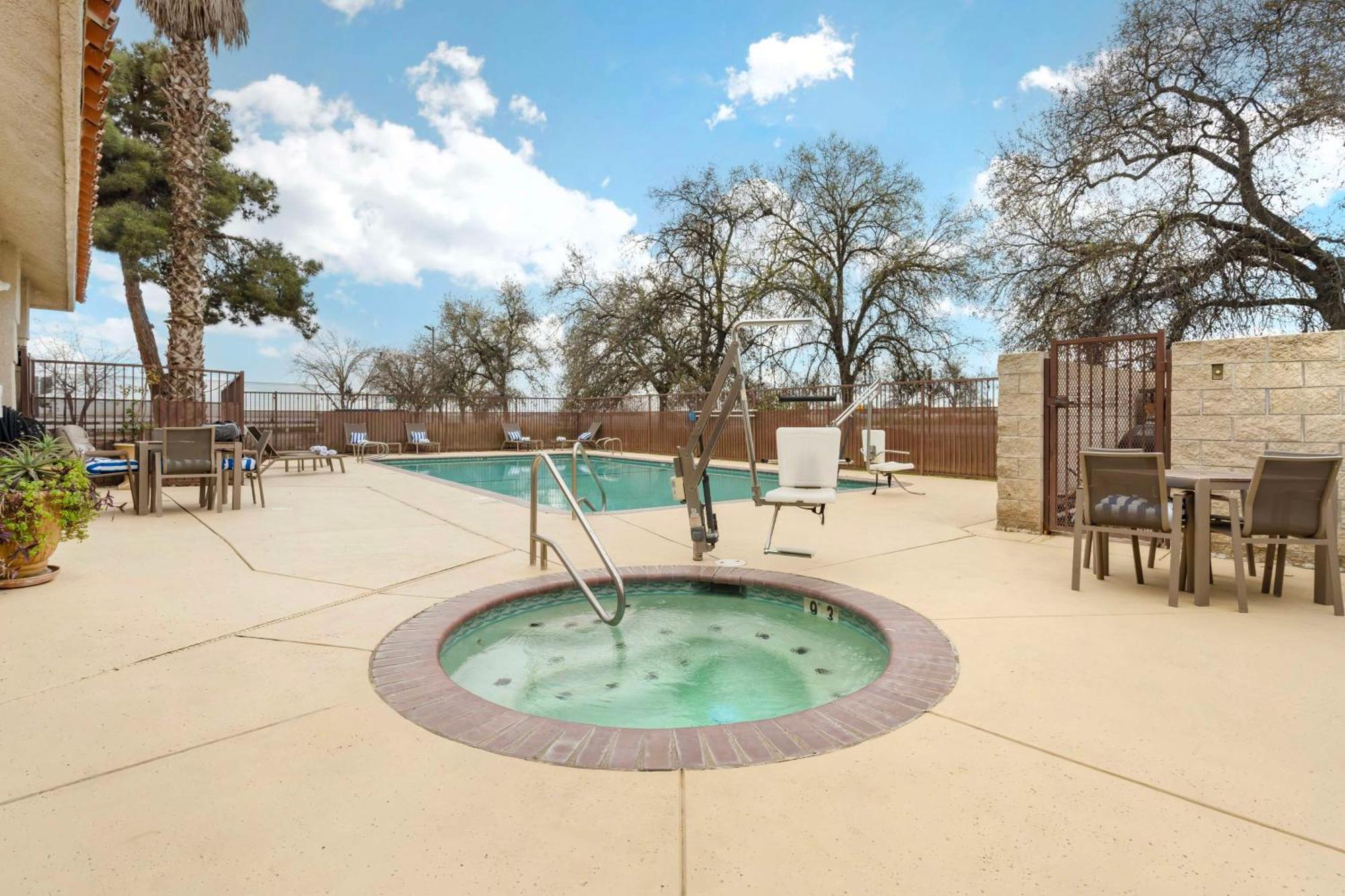 Best Western Visalia Hotel Bagian luar foto