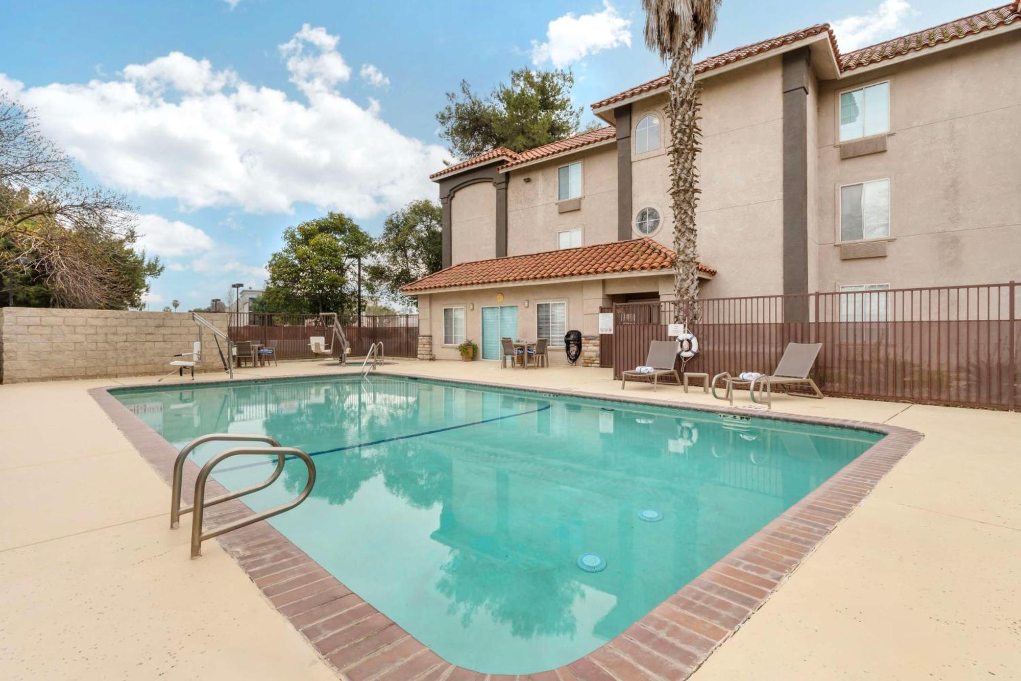 Best Western Visalia Hotel Bagian luar foto