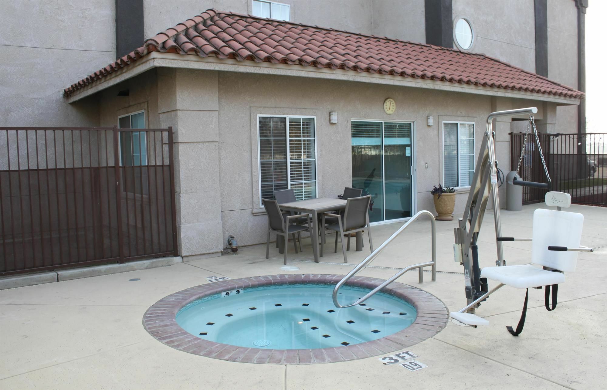 Best Western Visalia Hotel Bagian luar foto